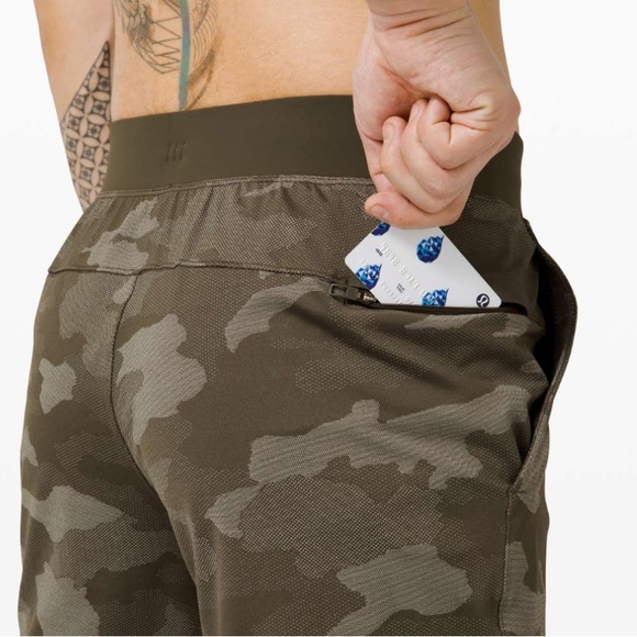 Lululemon T.H.E. Short Green Camo Linerless Size S - Picture 3 of 15